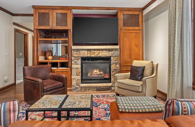 The Ritz-Carlton Club | Two-Bedroom WR Residence 2205, Ski-in & Ski-out Resort in Aspen Highlands