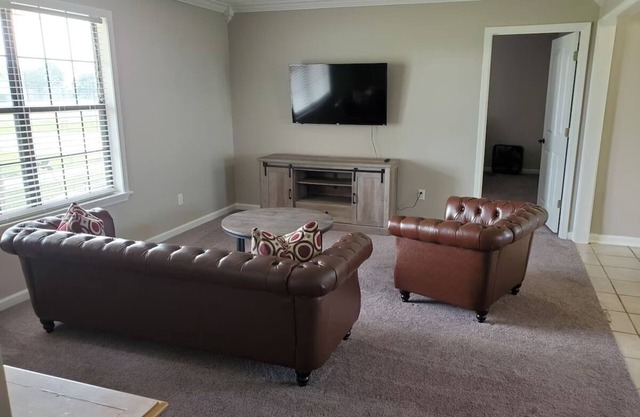 The Riverbend House, 3 bedroom, 2 bath home !