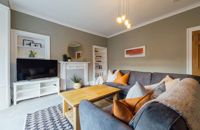 The Riverside Apartment (free parking)