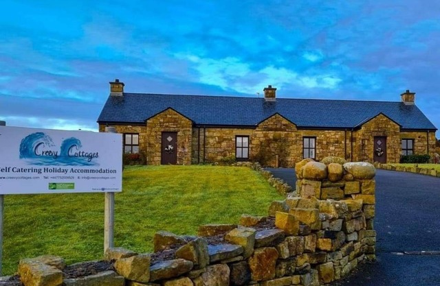 The Rock: Creevy Cottages are 1 minute to pier/sea