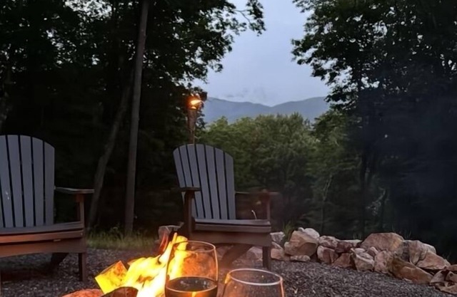 The Rusty Lantern! Enjoy peace and quiet in this cozy mountain cabin! Free WiFi