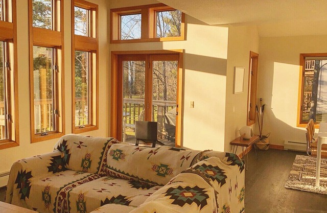 The S T A C K HAUS on golf course/10 mins to Lake Witingham
