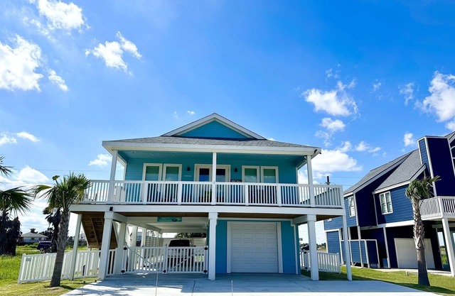 The Salty Mermaid * New Home* on Pirates Beach Galveston, Walk to the beach