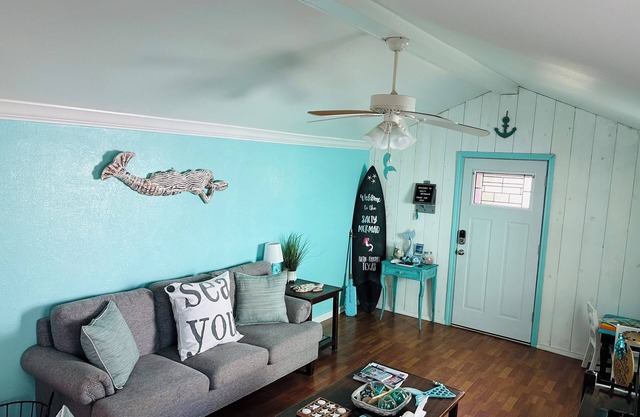 The Salty Mermaid-Rockport, TX 3-walking distance to pier, music, food+ big yard