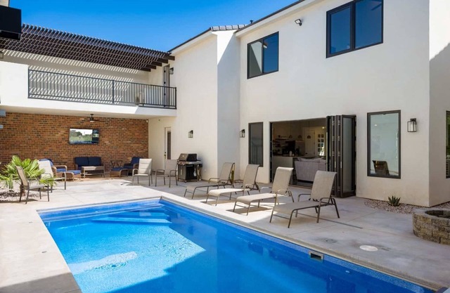 The Sand Hollow Retreat: Private Pool, Bbq, Fire Table