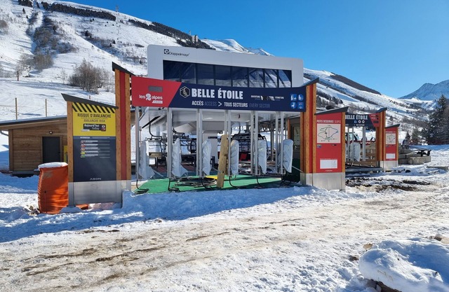 THE SATORI CHALET LUXURY SKI ski slopes BOTH ALPS/JACUZZI