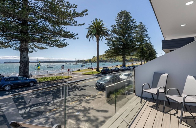 The Seafarer ~ Mount Maunganui - Beyonder Holiday Homes