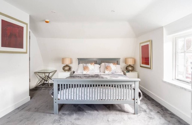 The Secret: Stylish and Spacious En Suite Bathroom