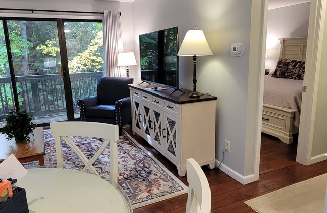 The Shores Condo W/King Bed Nightly, Weekly or Monthly
