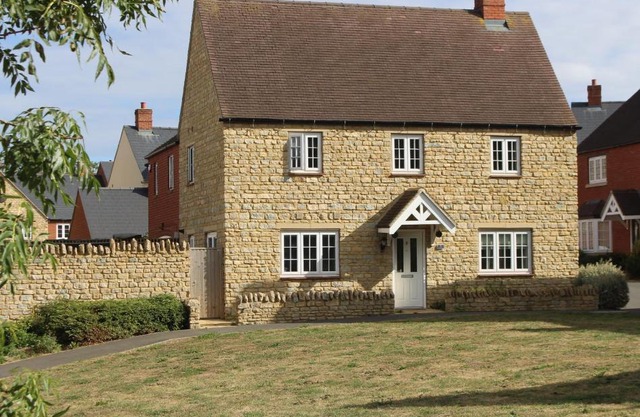 The Silverstone House. Comfort, Convenience and no hassle at the doorstep of Silverstone Race Circuit.