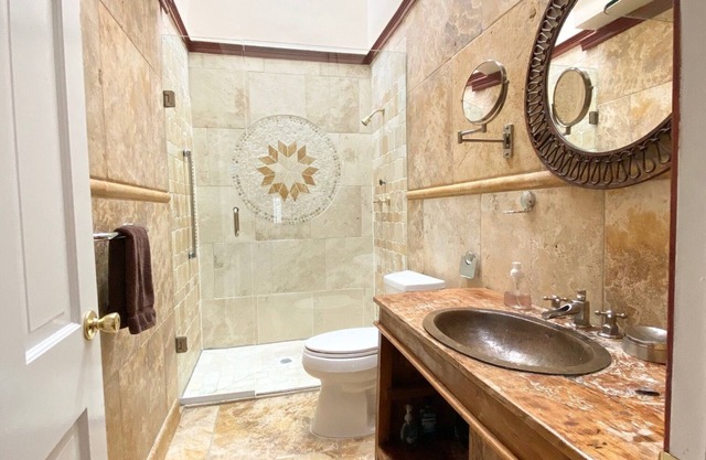 The Smithsonian Vacation House - Walk To The Museums - Free Parking - Waterfront