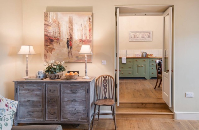 THE SMITHY, Crookham - Romantic holiday cottage for two guests and two dogs