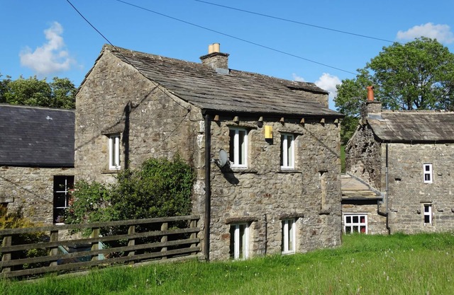 THE SMITHY, family friendly, character holiday cottage in Muker