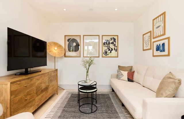 The South Wimbledon Hideout - Fancy 1 Bdr Flat