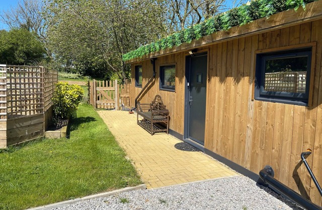 “The Stables” A perfect pet friendly property with very large secure garden