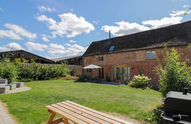 THE STABLES, family friendly, with open fire in Droitwich Spa