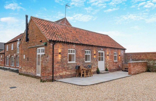 The Stables - UK46003