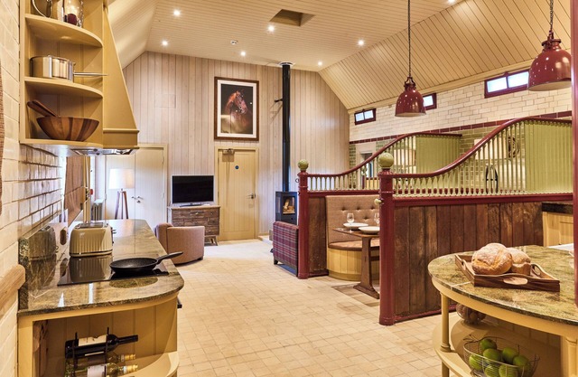 THE STALLION, pet friendly, character holiday cottage in Humshaugh
