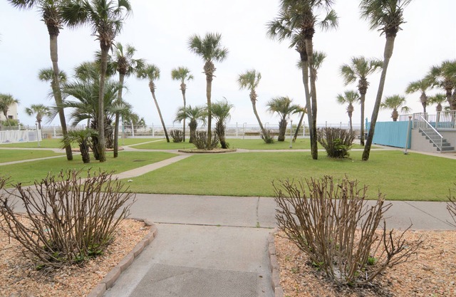 The Summit PCB 127 * 1 Bed, 1.5 Bath 1st floor * Remodeled & Near HOT TUBS
