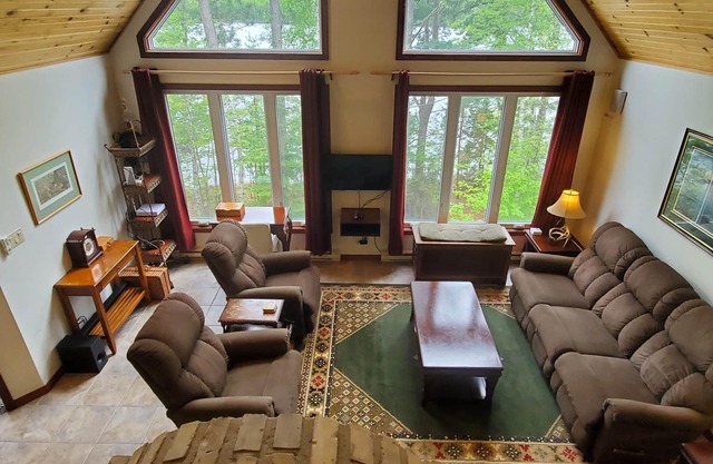 The Sweet Pea Lakehouse