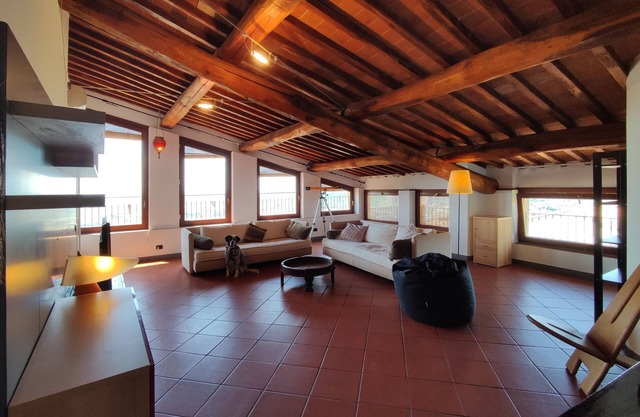 The terrace of Elas