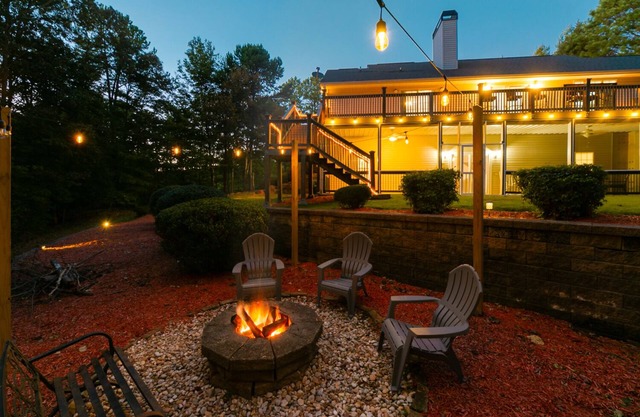 The Toasty Marshmallow - Family Getaway Cabin Near Downtown Helen