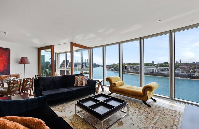 THE TOWER: LUXURIOUS LONDON LIVING WITH AWE-INSPIRING VIEWS OF THE THAMES