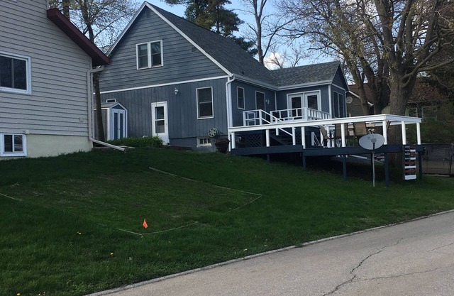 The ultimate family friendly house. 2 blocks from The Surf!