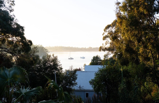 The View, Metung. Cosy, Comfy, Pet friendly & breathtaking views of Bancroft Bay