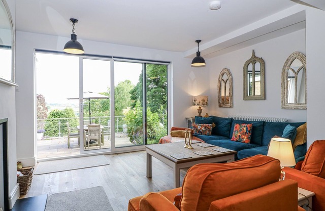 THE VIEW @ ORCHARD VIEW, luxury holiday cottage in Hognaston