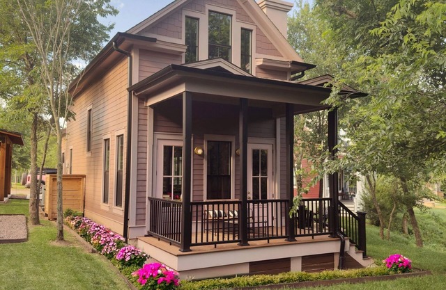 The Village Jewel at Selah- 2 bed 2 bath Sleeps 5 - Close to OU Campus