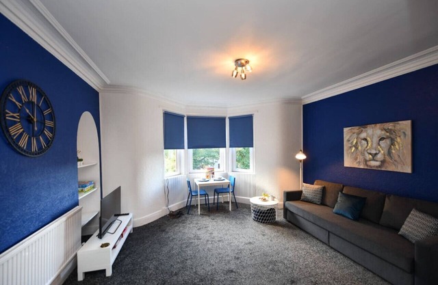 The Wee Lion -1 bed newly refurbished first floor flat in Troon