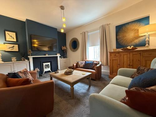The Whitchurch Apartment- The Painted Rooms