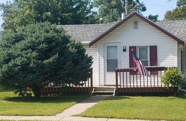 The White House 3 Bedroom home in great location