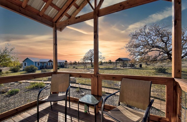 The Windmill-breathtaking Hill Country Views!