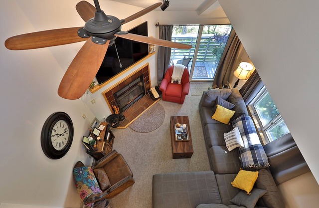The Woods V8: Renovated 2BR/2BA Condo w/Amazing Amenities and Location