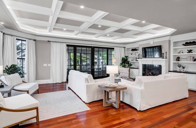 The Wren | 2 BR 2.5 BA | Newly Renovated w/Hot Tub