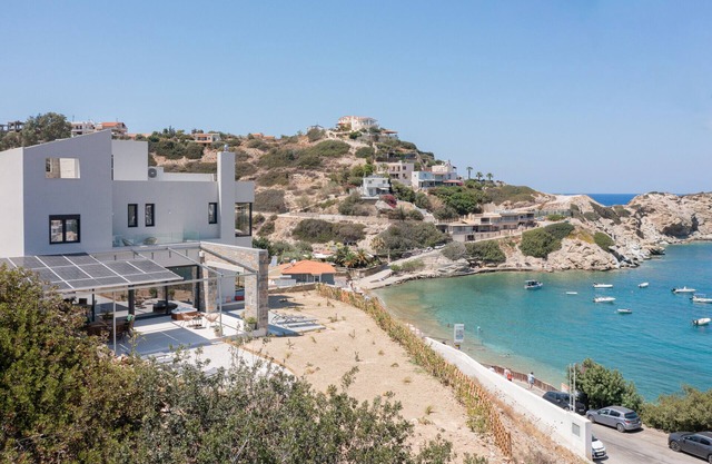 Theasea,beachfront,next to all amenities,Heraklion