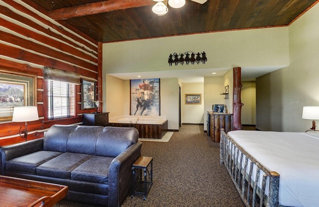 Theme Suite w/Whirlpool & Fireplace! Stoney Creek Columbia | 2 Units
