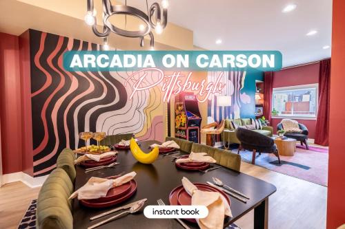 Themed Property on Carson St with Hot Tub