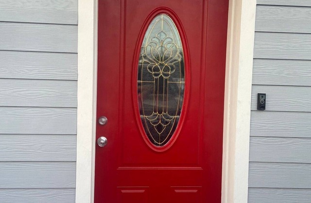 TheRedDoor@ShermanAve near Downtown Nassau