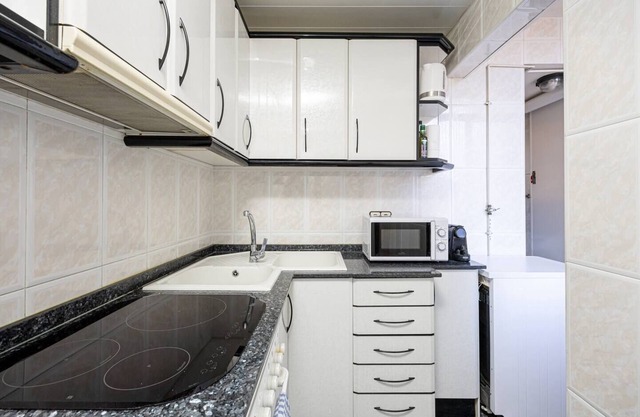 This apartment is a 2 bedroom(s), 1 bathrooms, located in Cornellà de Llobregat, Catalunya.