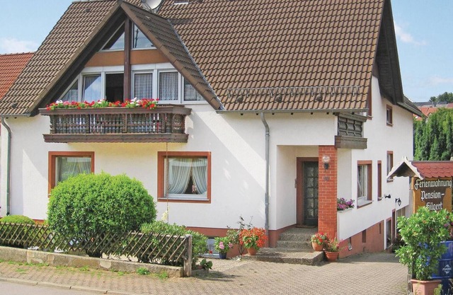 This beautiful vacation home is located in Greimerath, in the middle of the Saar-Mosel nature area,