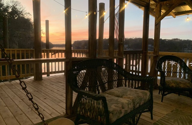 This Retreat sits directly on the Suwannee River and is your getaway to Nature