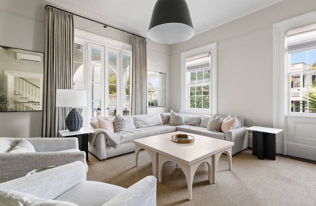 Thomas Waring House | Sleeps 23 | Multi-Unit Rental