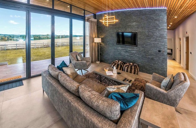 Three bed lodge with two king-size beds and one twin (king by arrangement).