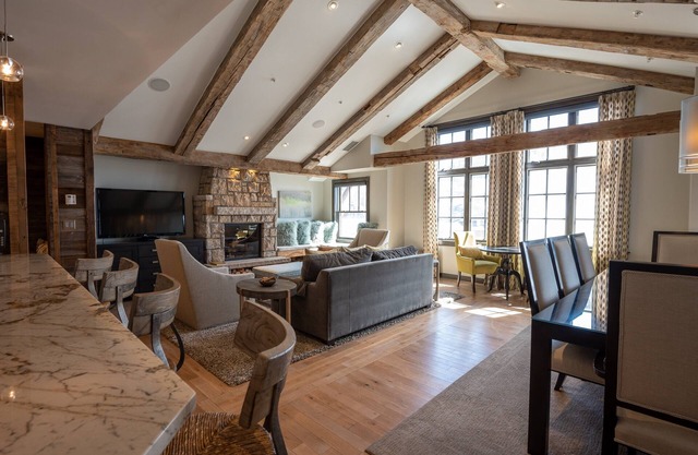 Three Bedroom Mountain Chic 6th Floor Penthouse with Amazing View - No Cleaning Fee! by RedAwning