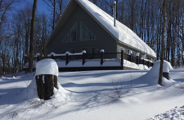 Three Bedroom, Three Bath Hilltop Retreat
