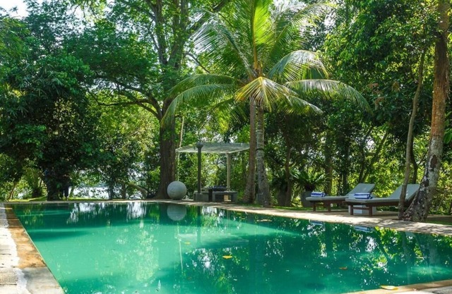 Three-Bedroom Villa - MO River House Luxury Villann