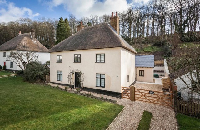Three Little Pigs Luxury Cottage